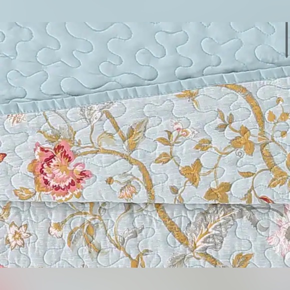 Style 212 Bedford Floral 3-piece Quilt Set Queen - Picture 4 of 6